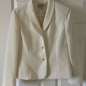 Le Suit Women's Elegant Cream Blazer